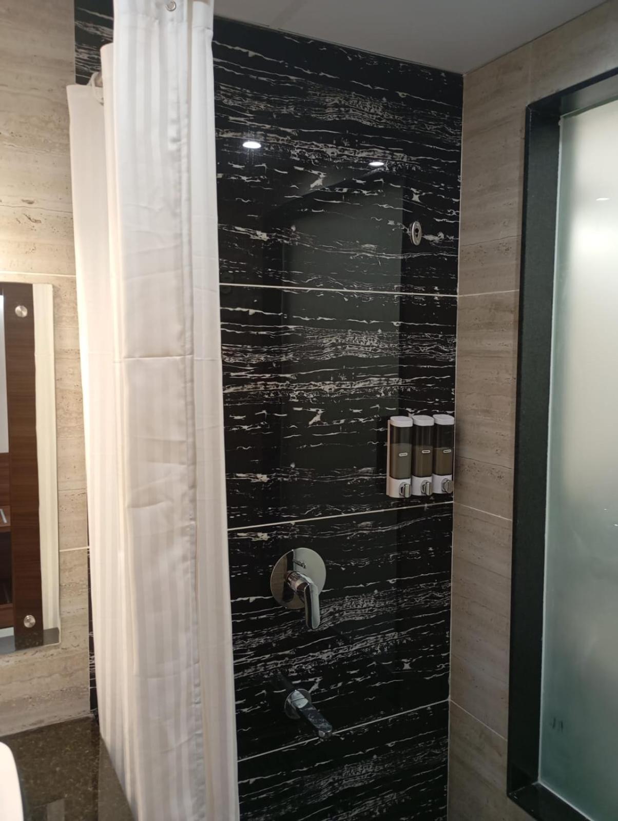 Highland Hotel 벵갈루루 외부 사진